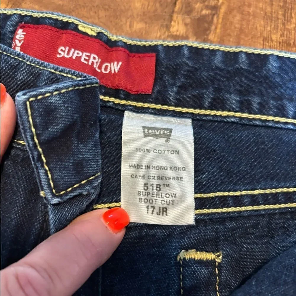 Levi’s 518 Mid Thigh High Rise Cut Off Premium Denim Shorts size 17